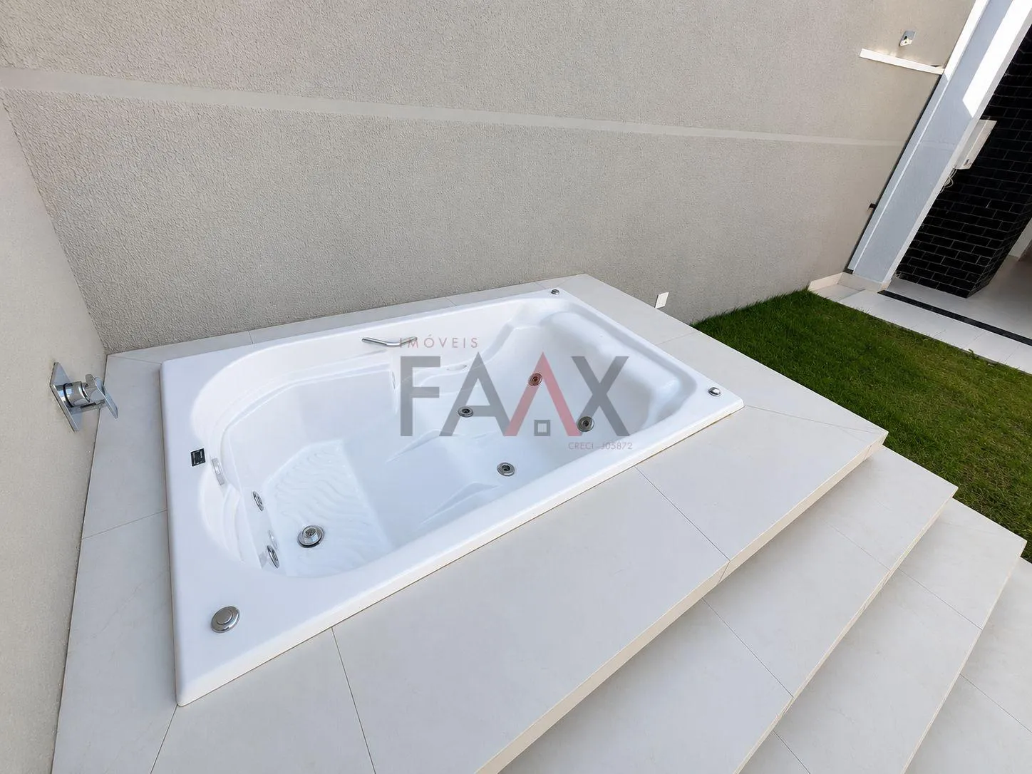 Imagem Sobrado de alto padrão disponível para locação no Alto da XV. 235 m²