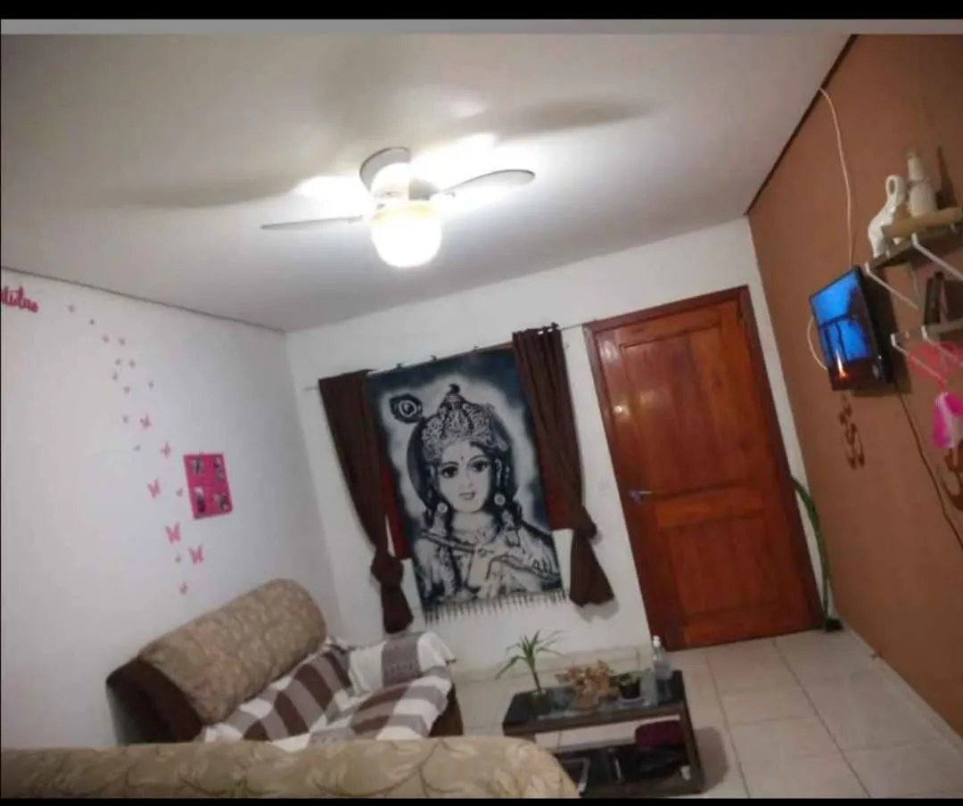 Imagem Casa de esquina no bairro Hípica - 2 dormitórios
