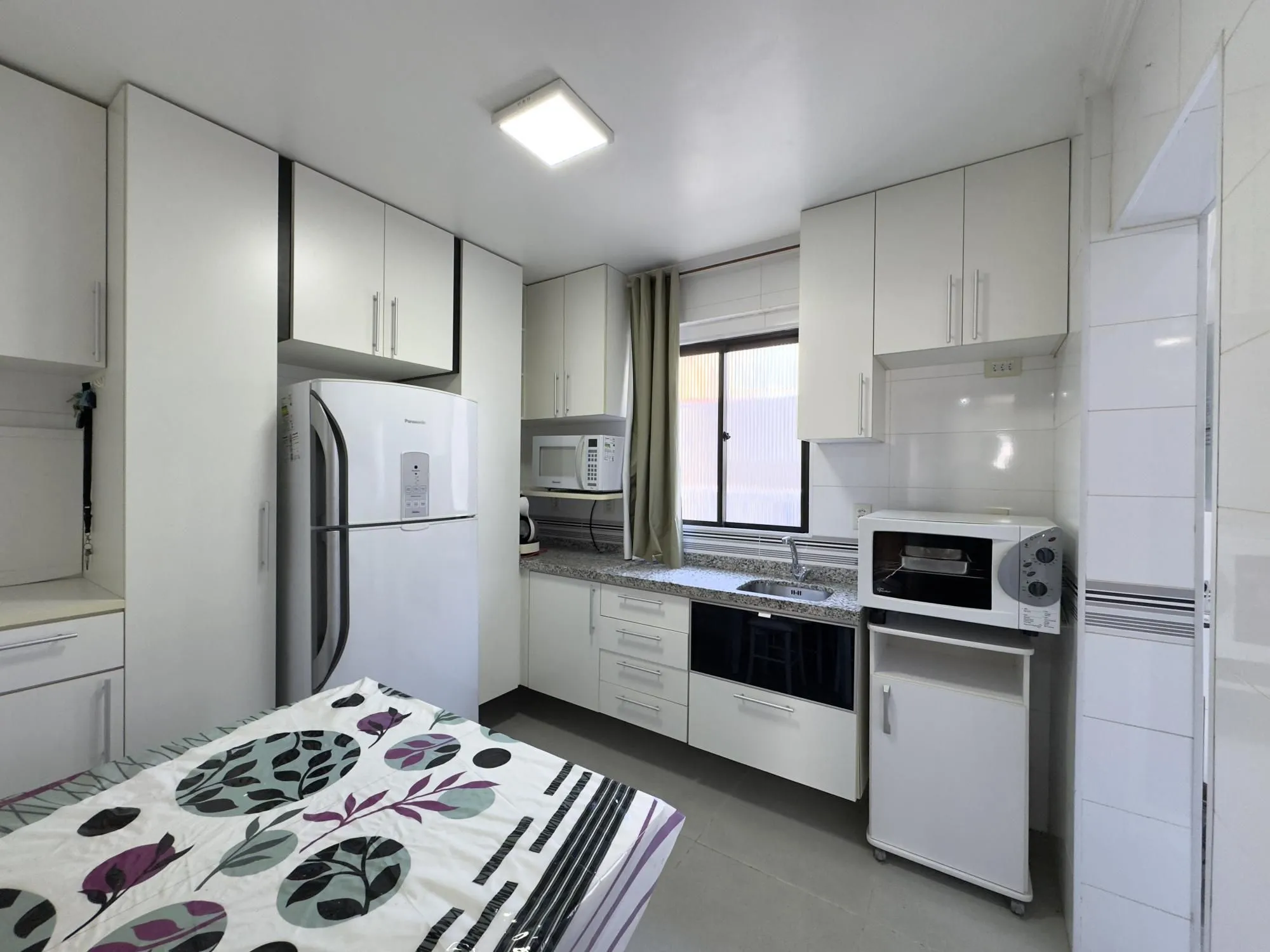 Imagem Apartamento mobiliado de 71m², com 2 dormitórios, sendo 1 suíte e vaga no Centro