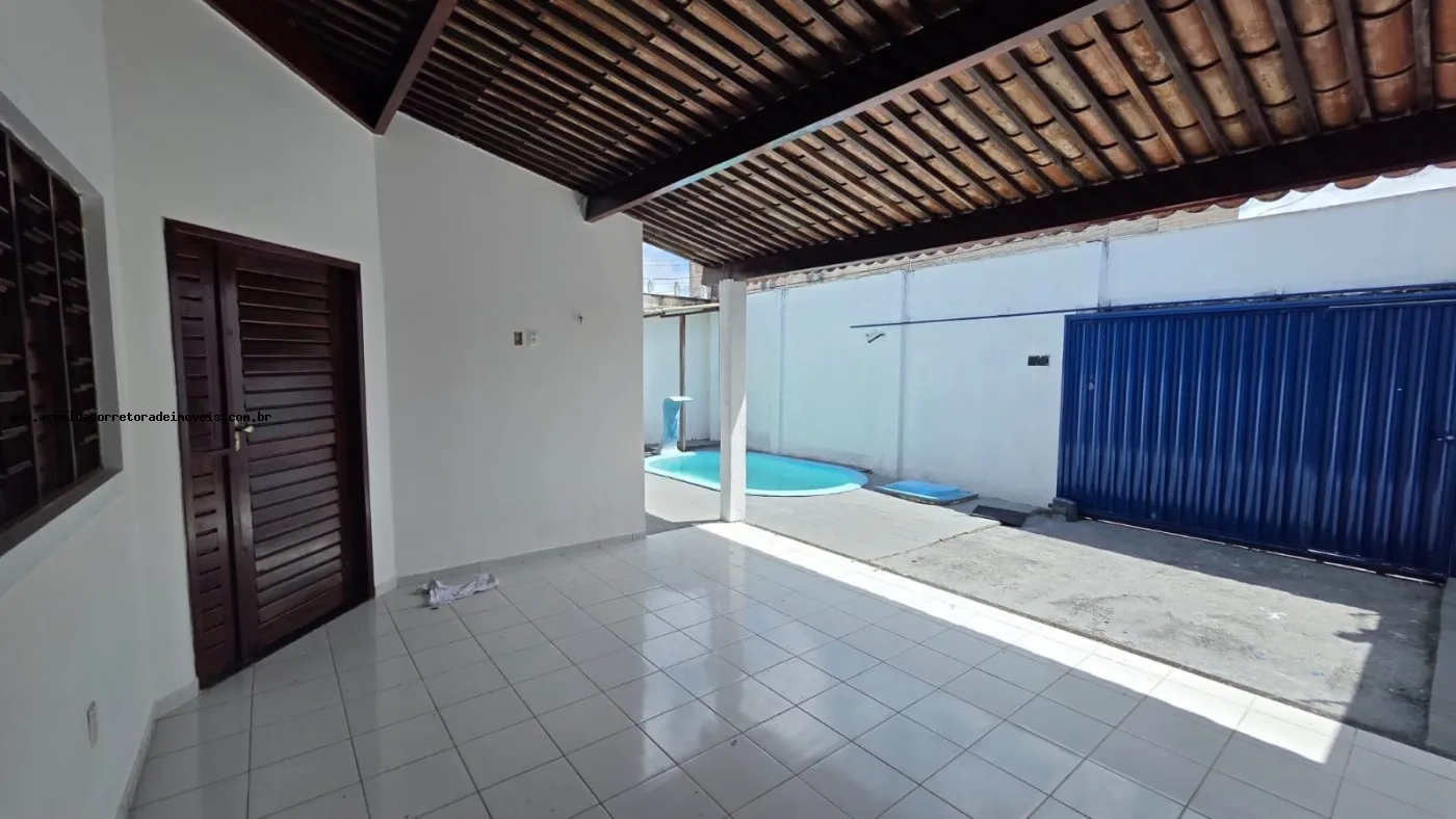 Imagem Casa para Venda em Parnamirim, Emaús, 3 dormitórios, 1 suíte, 2 banheiros, 2 vagas