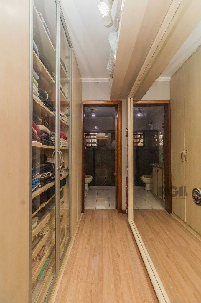 Imagem Casa de 4 dormitórios no bairro Sarandi