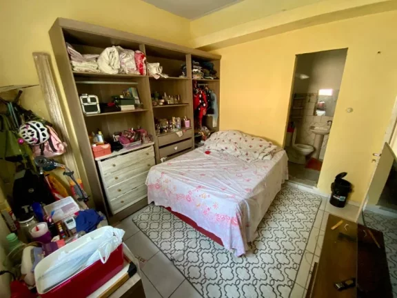 Imagem Casa com 3 suítes , com ótimo preço , disponível para venda em Manaus