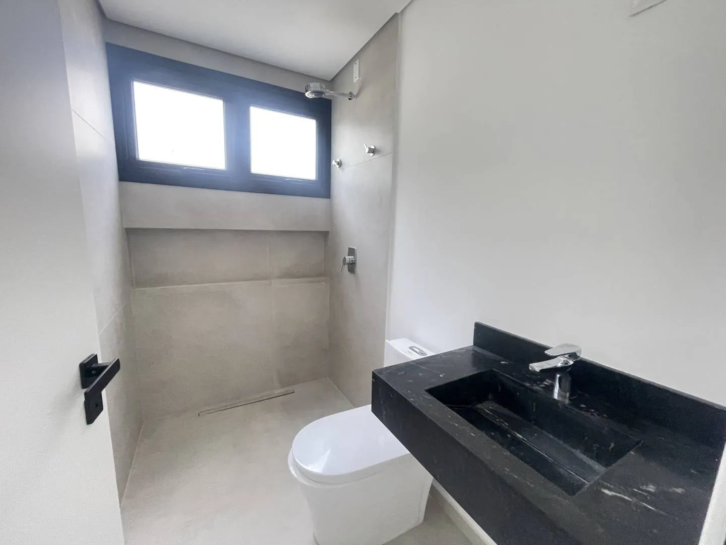 Imagem Casa à Venda em Canasvieiras Condomínio Fechado 3 Suítes