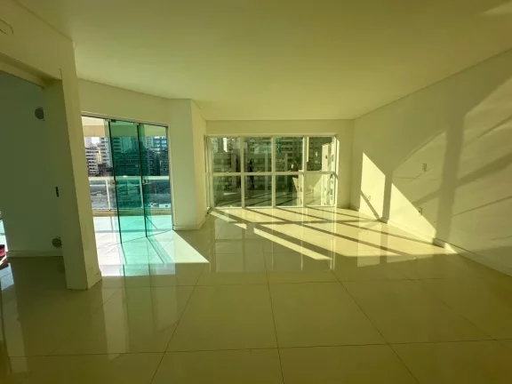 Imagem Apartamento Quadra Mar para Venda em Itapema, MEIA PRAIA, 4 dormitórios, 4 suítes, 5 banheiros, 2 vagas