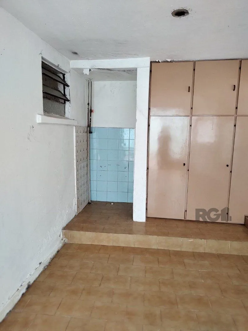 Imagem Casa para Venda - 247.37m², 4 dormitórios, 4 vagas - Partenon