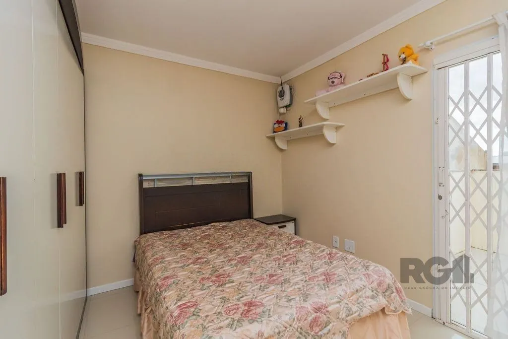 Imagem Casa de 3 dormitórios no bairro Guarujá