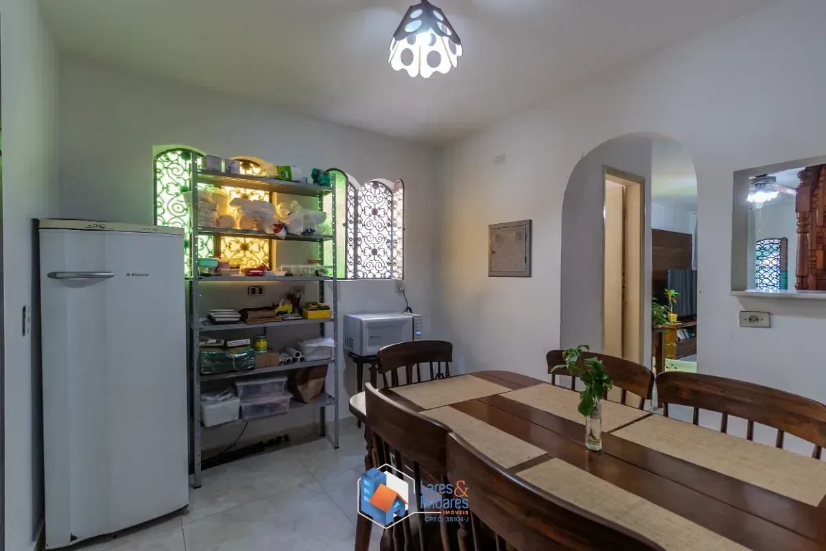 Imagem Sobrado para venda em Parque das Árvores com 3 quartos, 180m²