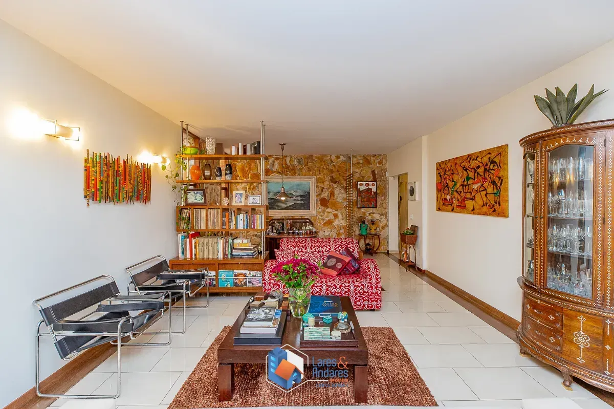 Imagem Sobrado para venda em Vila Madalena com 4 quartos, sendo 2 suítes, 351m²
