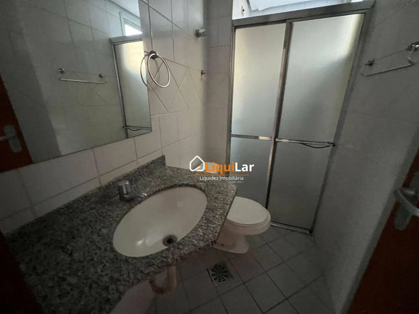 Imagem Apartamento para Locação no Edifício Pernambuco com 77 m², 3 Quartos, Suíte e 2 Vagas