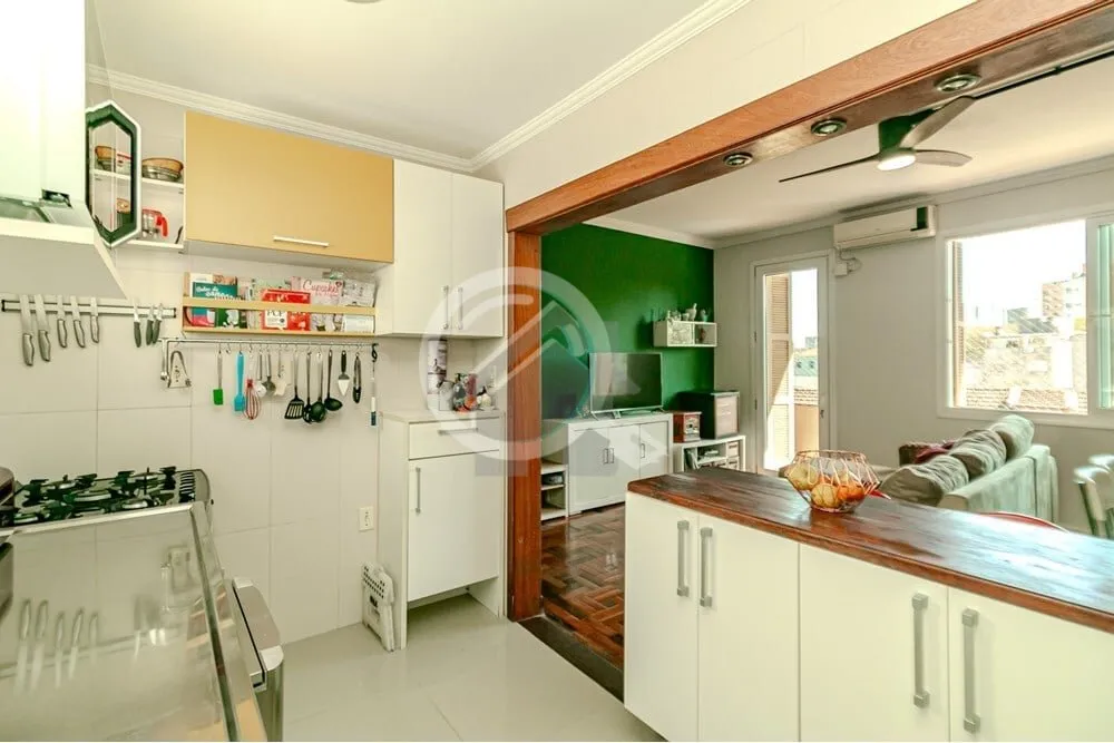 Imagem Descubra o charme deste aconchegante apartamento localizado na vibrante Cidade Baixa, um dos bairros...