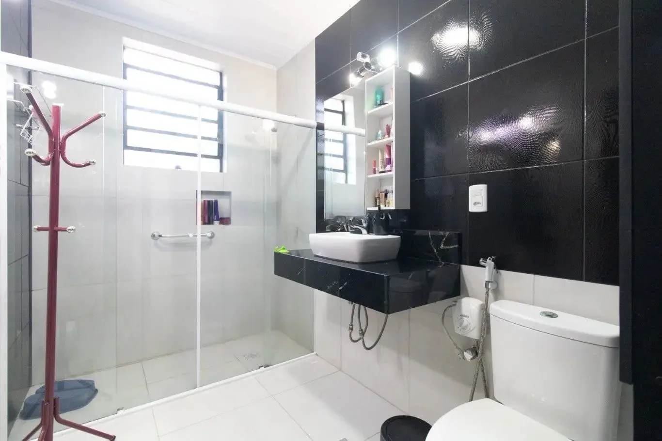 Imagem Casa com 4 dormitórios e 175m² à venda no Bairro Santa Tereza