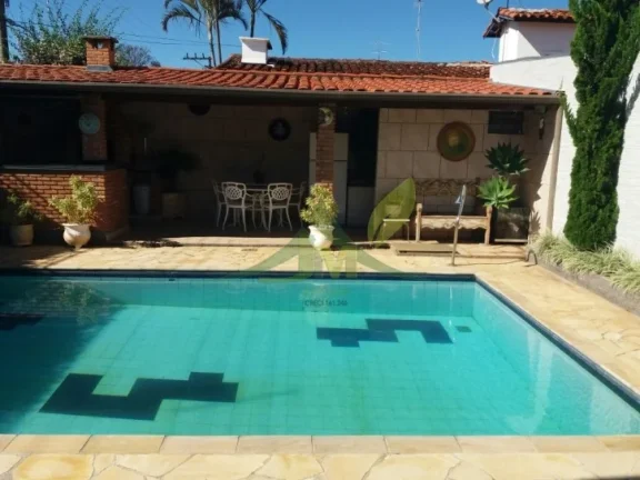 Belissíma Casa em Atibaia próximo da Al. Lucas