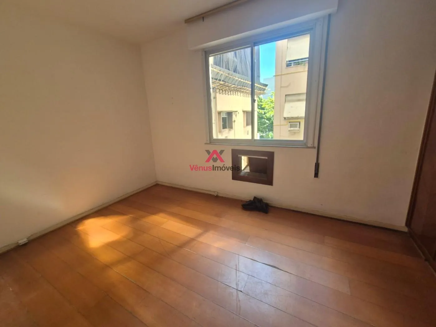 Imagem Apartamento 2 Quartos para Venda em Rio de Janeiro, Copacabana, 2 dormitórios, 1 banheiro, 1 vaga