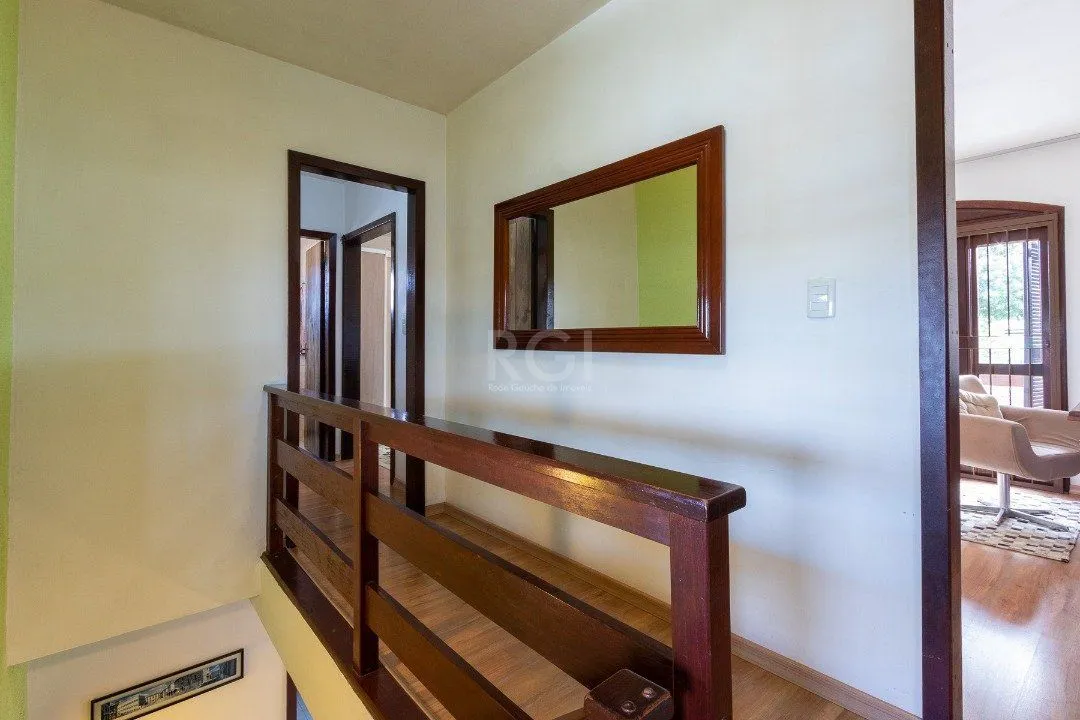Imagem Casa para Venda - 300m², 5 dormitórios, 2 vagas - Cavalhada