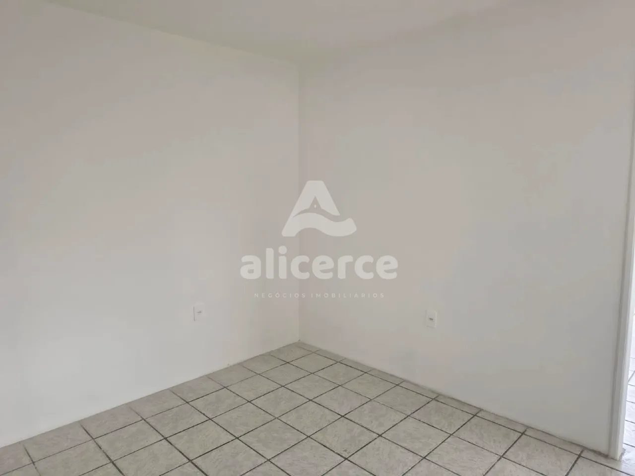 Imagem Apartamento à Venda em Areias - São José | Excelente Localização e Ótimo Custo-Benefício**