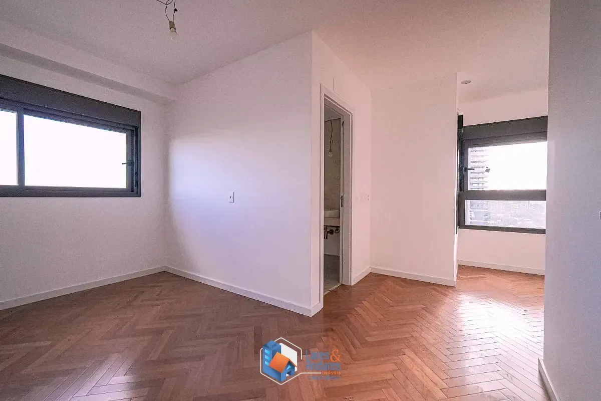 Imagem Duplex para venda em Jardim Fonte do Morumbi com 4 quartos, sendo 4 suítes, 325m²