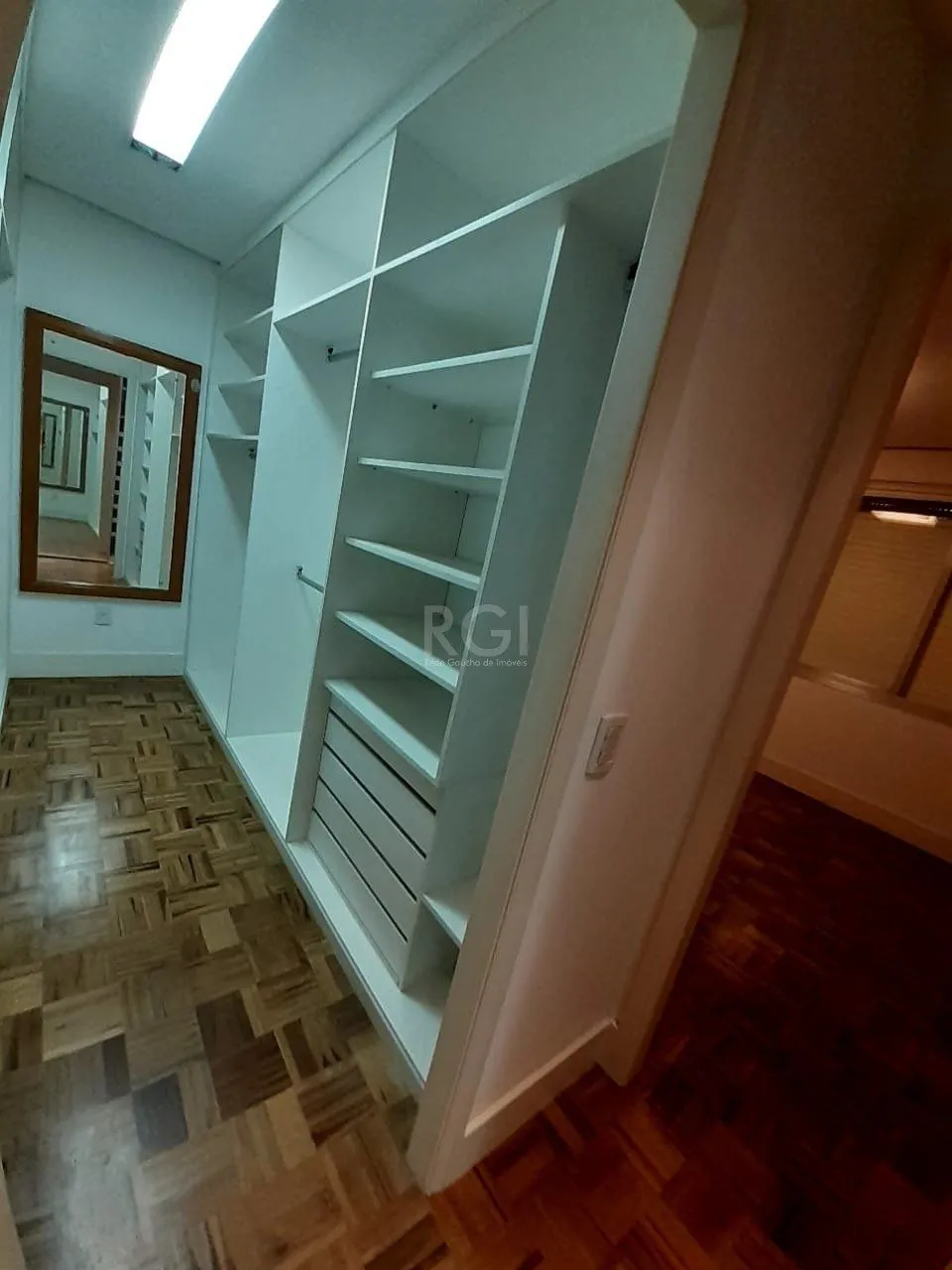 Imagem Apartamento para Venda - 230m², 4 dormitórios, sendo 1 suites, 2 vagas - Petrópolis