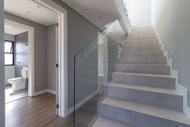 Imagem Sobrado com 3 Quartos à Venda, 300 m² em Santa Cândida - Curitiba