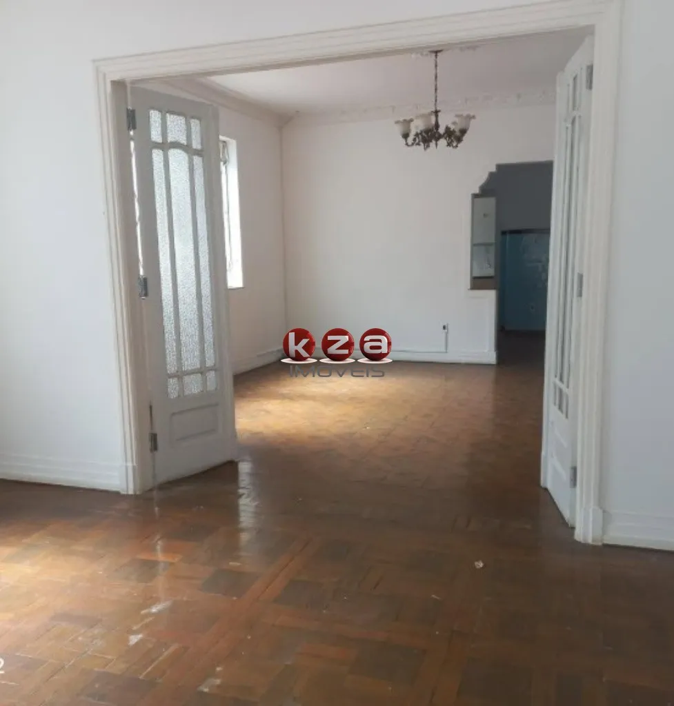 Imagem Imperdível Casa Comercial para Locação no Centro de Vinhedo-SP: 4 Quartos, 2 Salas, 2 Banheiros, 6 Vagas de Garagem, 270,00 m².