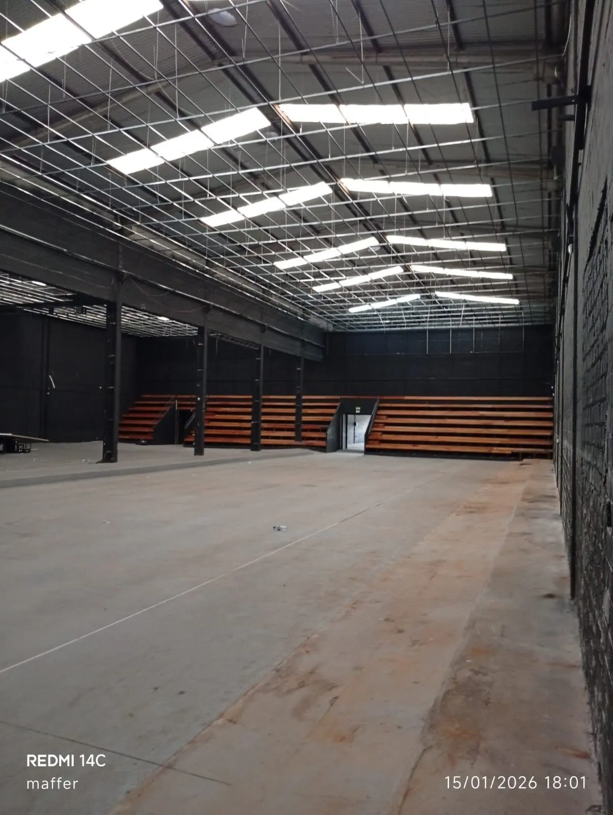 Imagem MÁFFER IMÓVEIS ALUGA - PAVILHÃO INDUSTRIAL / LOGÍSTICO Av. das Indústrias, nº 1320 - Porto Alegre/RS • Área construída total: 4.000 m² • Pé-direito alto - ideal para logística, armazenagem e operações industriais