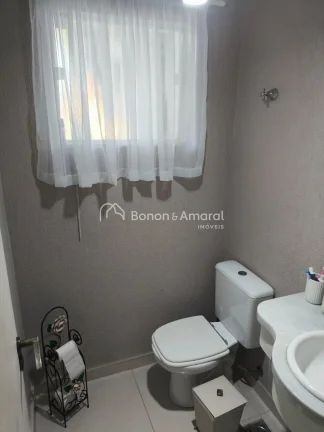 Imagem Este lindo imóvel conta com 3 dormitórios, sendo 1 suíte, todos equipados com ar-condicionado, as...