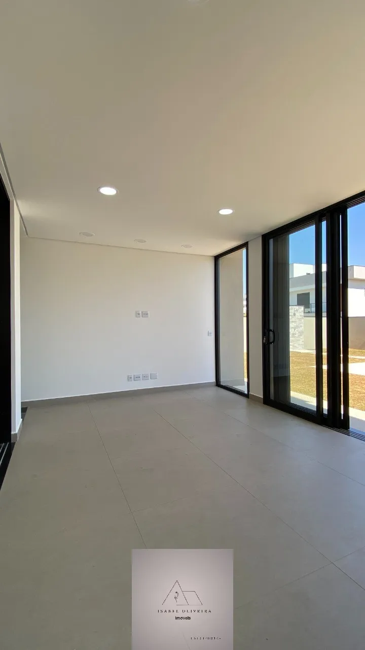 Imagem Casa de luxo à venda em Condomínio Vilas do Golfe, Itu-SP: 3 quartos, 3 suítes, 1 sala, 4 banheiros, 4 vagas de garagem, 246m².