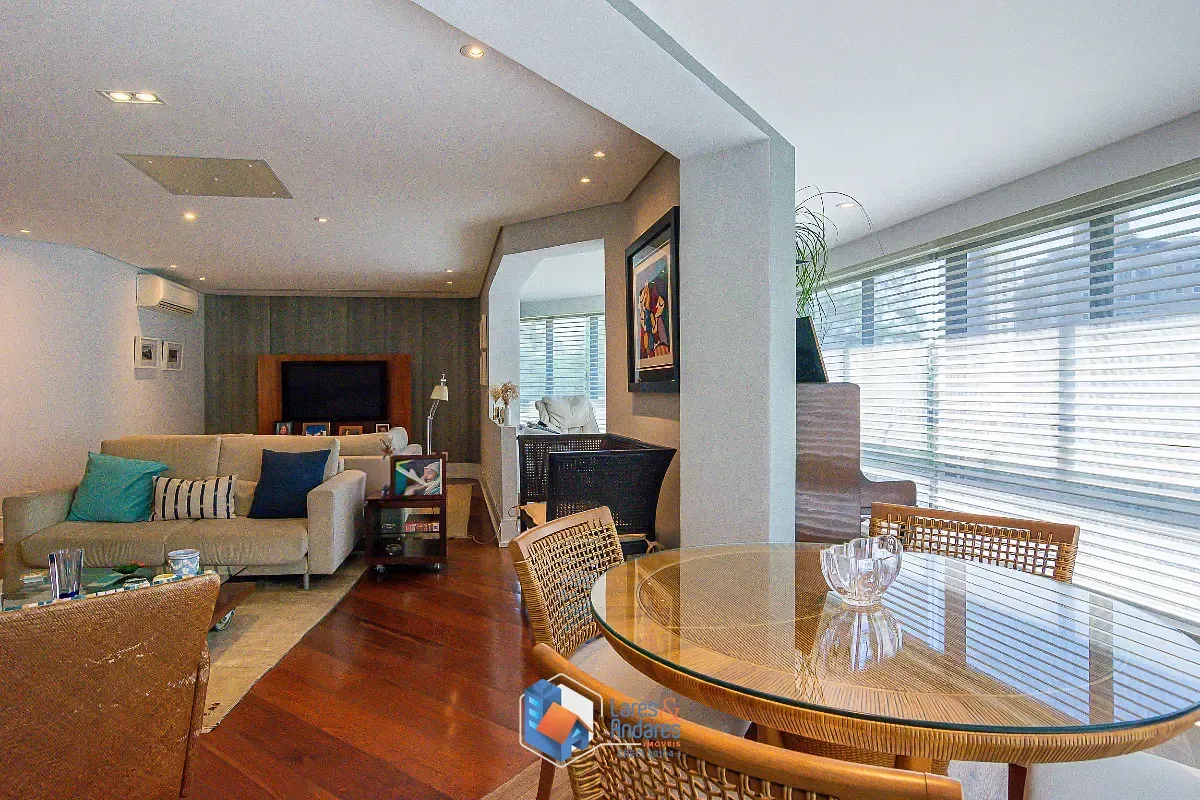 Imagem Apartamento para venda em Morumbi com 4 quartos, sendo 3 suítes, 241m²