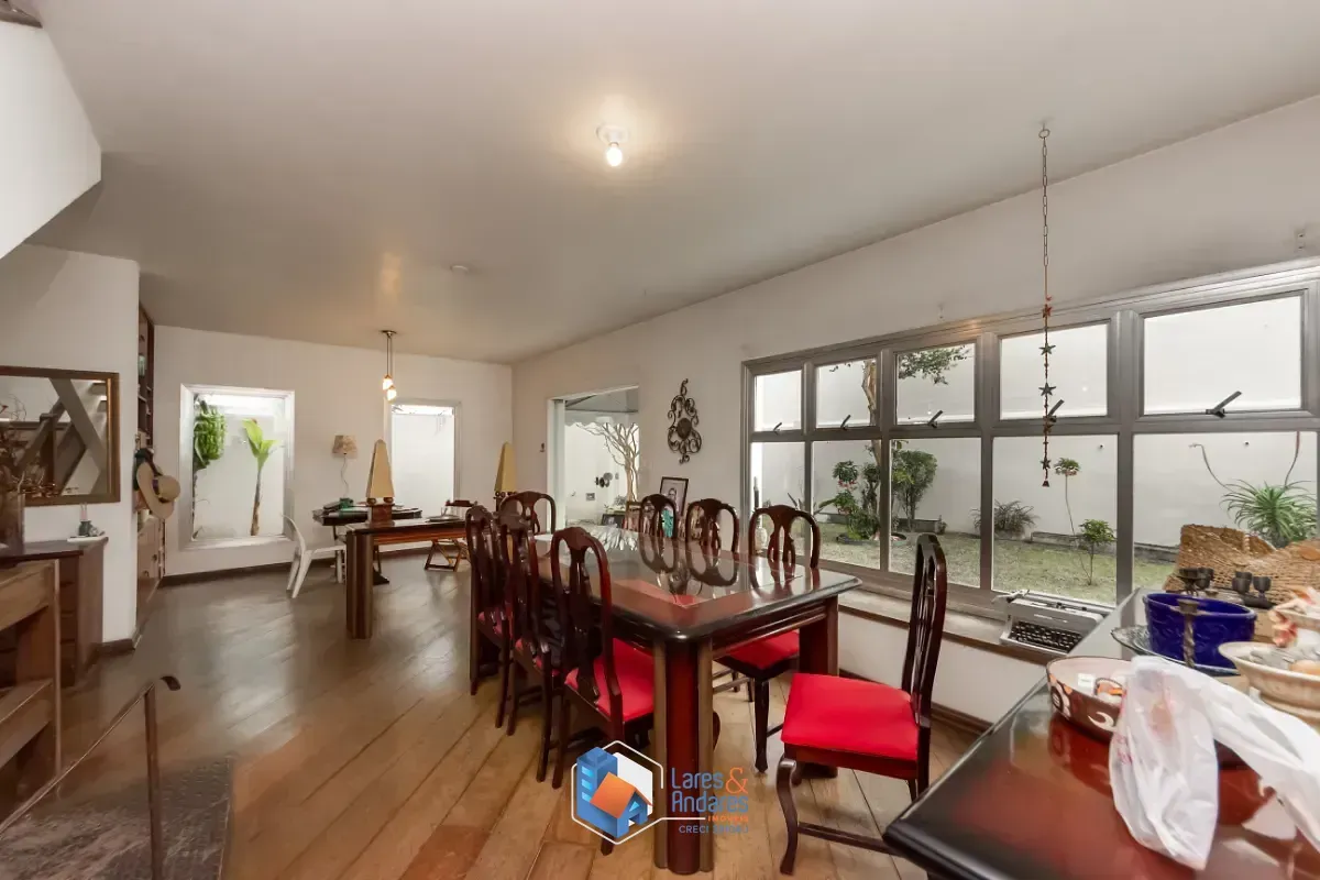 Imagem Casa para venda em Jardim dos Estados com 3 quartos, sendo 1 suíte, 410m²