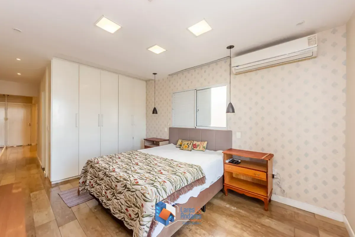Imagem Sobrado para venda em Vila Sônia com 3 quartos, sendo 1 suíte, 218m²