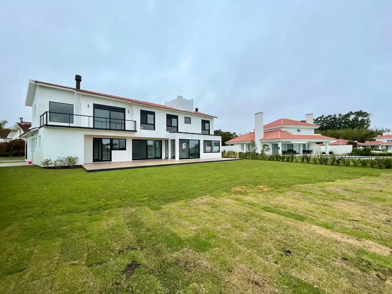 Imagem CASA DE ALTO PADRÃO NO CONDOMÍNIO GREEN VILLAGE - Xangrila/RS
