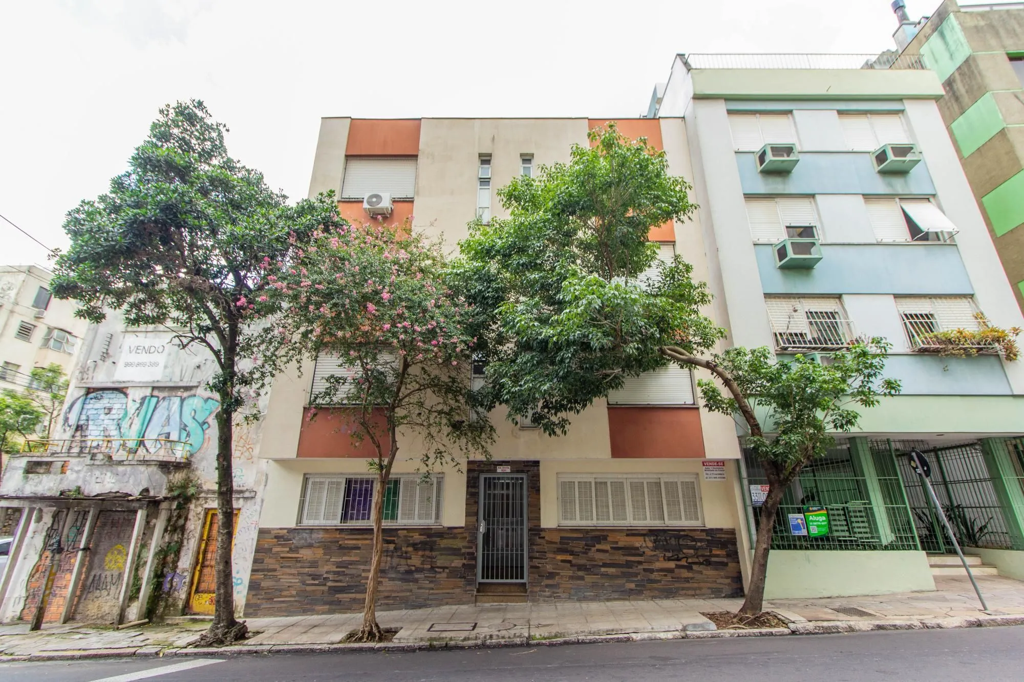 Imagem Apartamento Reformado e Semi Mobiliado no Bom Fim