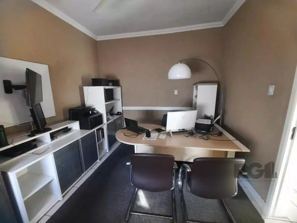 Imagem Casa de 3 dormitórios, no bairro Glória