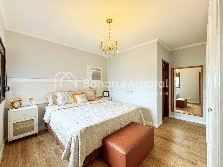 Imagem Apartamento reformado e muito espaçoso