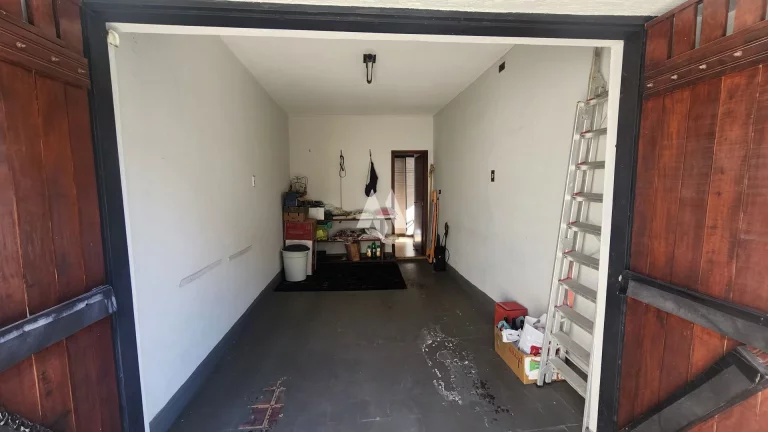 Imagem Oásis Urbano no Embaré: Sobrado Exclusivo com Piscina e Conforto Absoluto, 3 dormitórios, 1 suíte