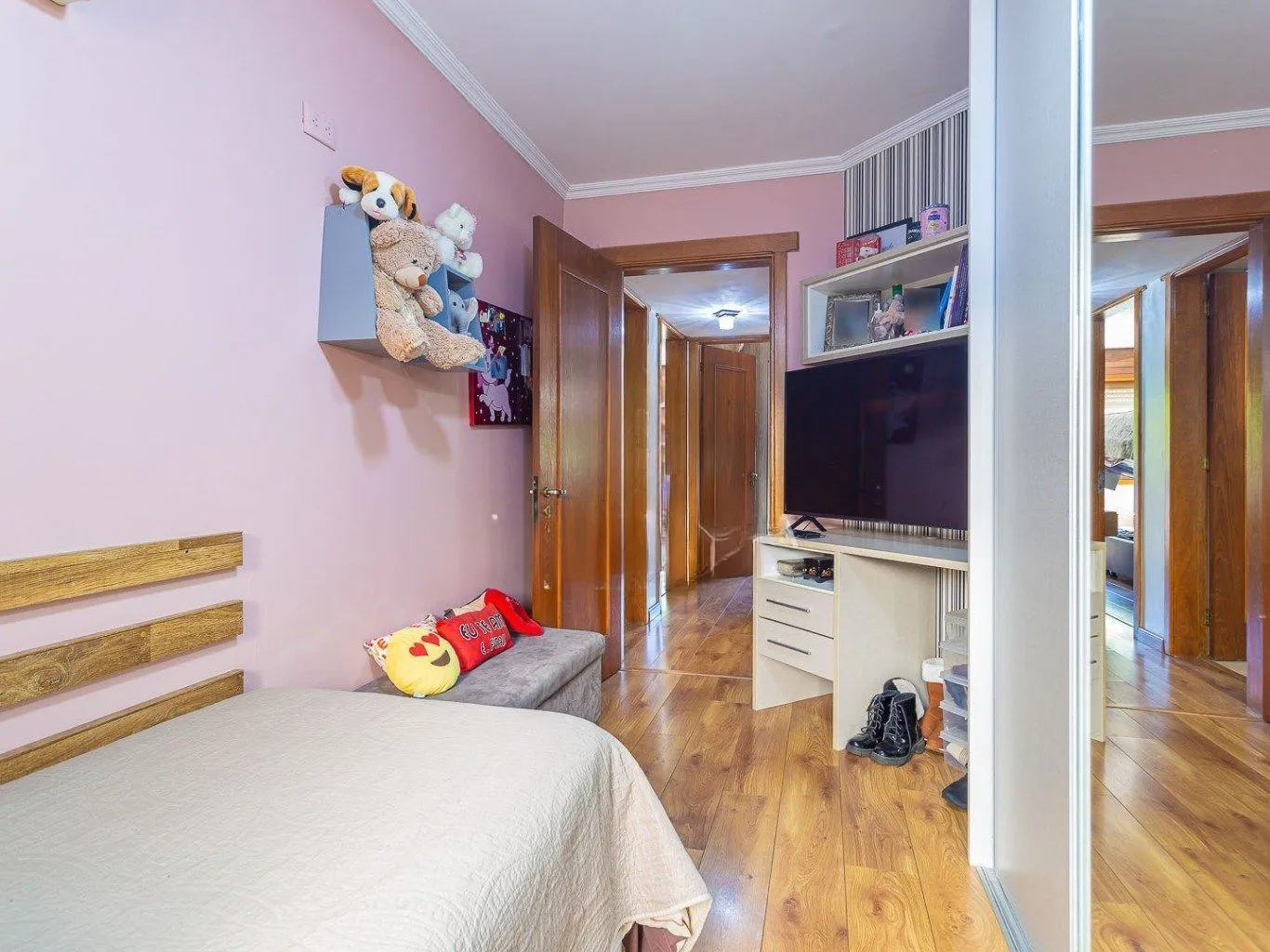 Imagem Apartamento Semi-mobiliado, 3 dormitórios, 2 vagas individuias - Vila Ipiranga