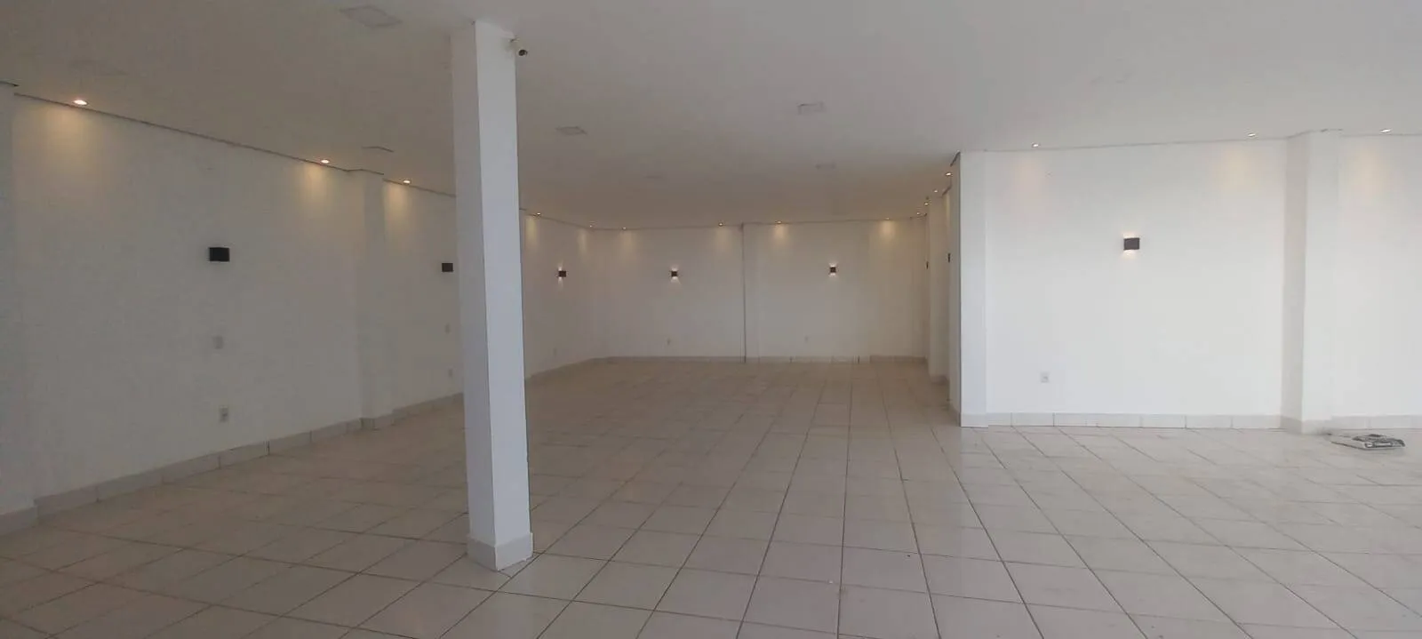 Imagem Casa comercial 3 andares 8 quartos salão comercial anexo de 200 m²