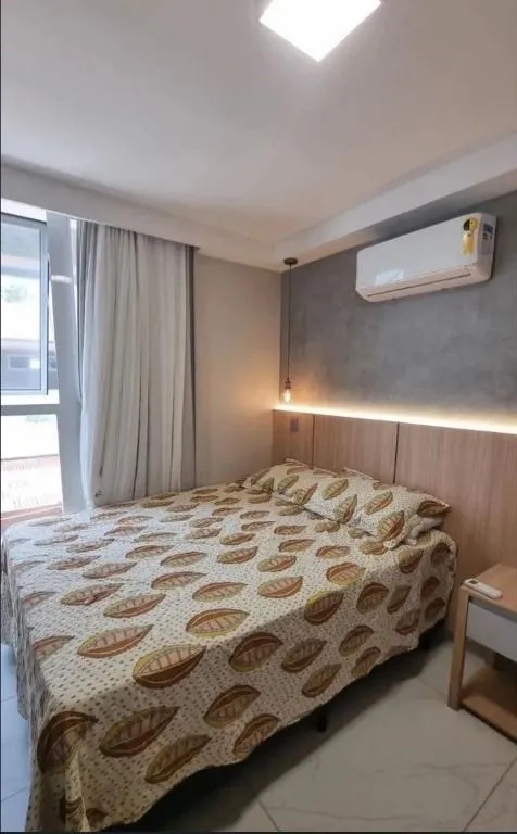Imagem Flat pé na areia no Bessa com varanda gourmet, mobiliado, lazer completo e excelente potencial para moradia ou investimento.