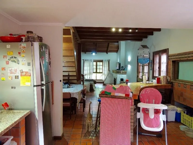 Imagem Casa para Venda com 3 dormitórios, sendo 2 suites e 3 vagas no bairro Belém Novo