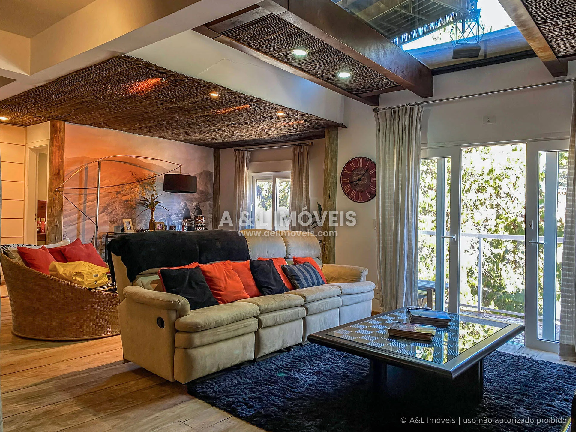 Imagem Cobertura Triplex Capivari | 230 m², 4 Suítes, Spa e Sauna Privativa