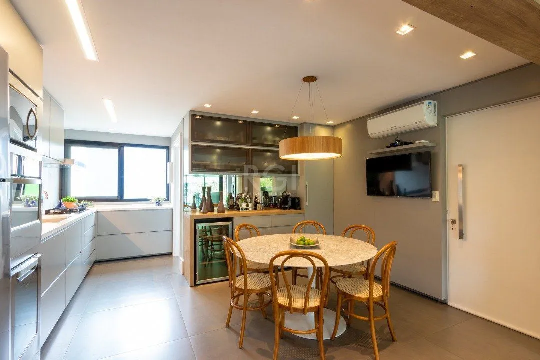 Imagem Apartamento para Venda - 164m², 3 dormitórios, sendo 3 suites, 3 vagas - Pedra Redonda