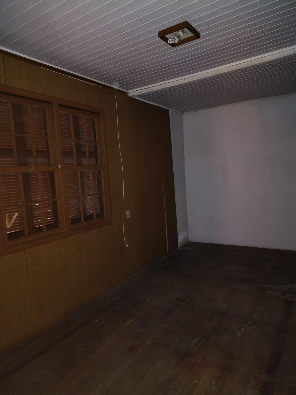 Imagem Casa com 03 quartos no Bairro São Pedro em Porto Alegre