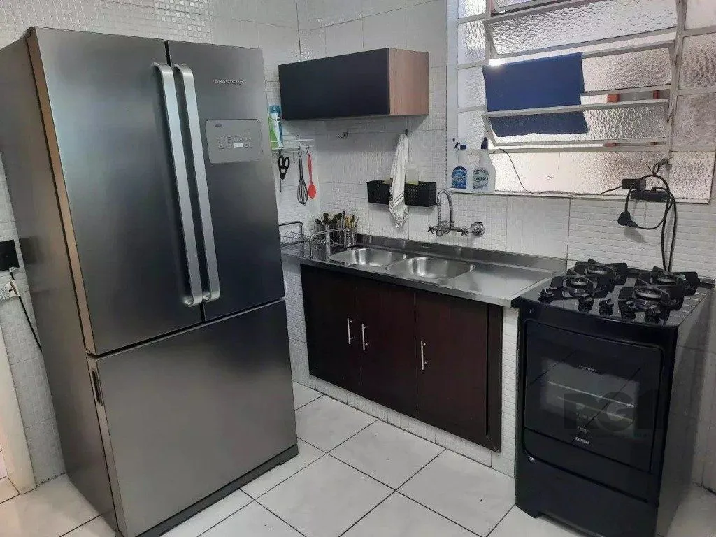 Imagem Casa de 3 dormitórios, no bairro Glória