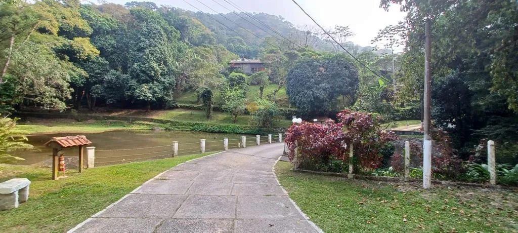Imagem Casa em Condomínio para Venda em Guapimirim / RJ no bairro Limoeiro