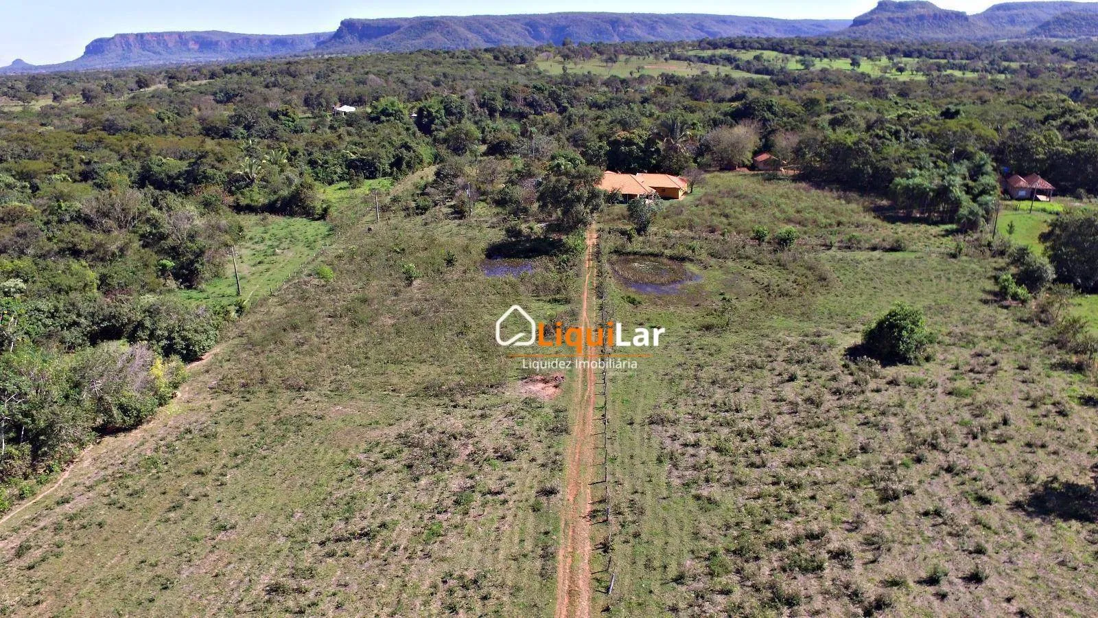 Imagem Chácara à Venda em Piraputanga com Fundo para o Rio Aquidauana, 6,5 Hectares e Casa Sede Completa