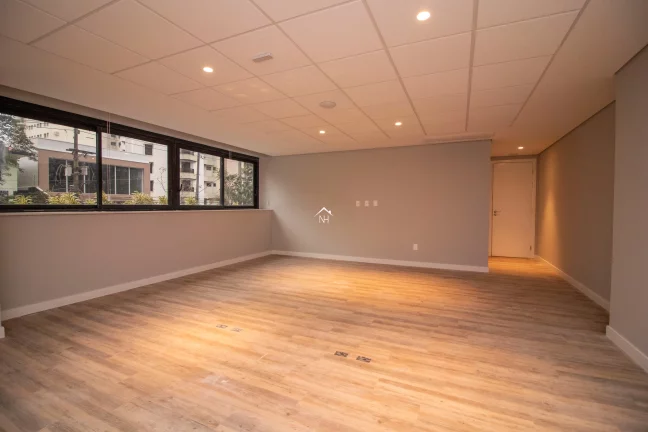 Imagem Cobertura duplex ao lado do Parque Ibirapuera c/4 suítes,7 vagas, hall privativo, terraço gourmet com piscina e churrasqueira, fitness, brinquedoteca