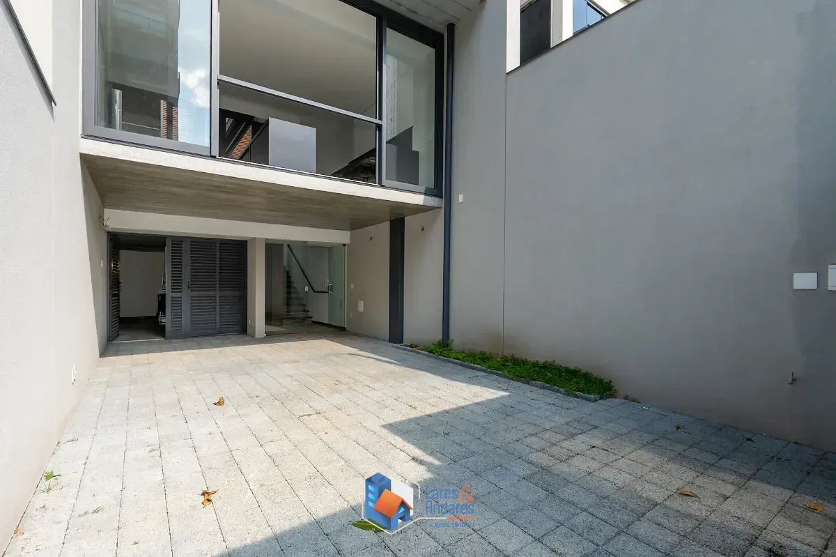 Imagem Casa para venda em Vila Madalena com 3 quartos, sendo 3 suítes, 278m²
