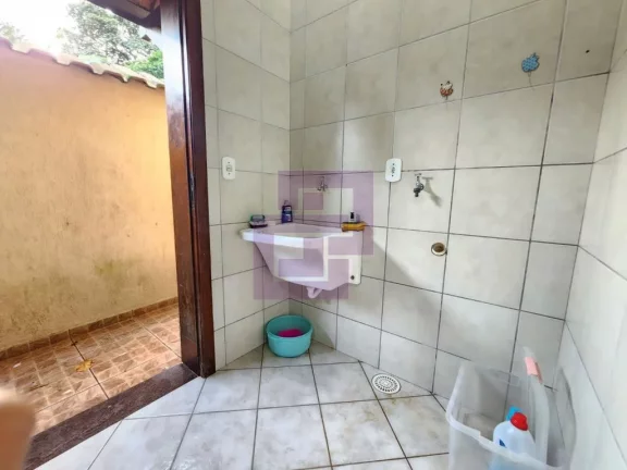 Imagem Excelente Casa à Venda em Guaiúba, Guarujá - 3 Dormitórios, Suíte e 4 Vagas de Garagem