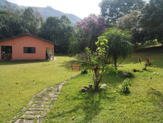 Imagem Chácara com 2 dormitórios à venda, 5000 m² por R$ 580.000,00 - Salto Do Meio - Extrema/MG