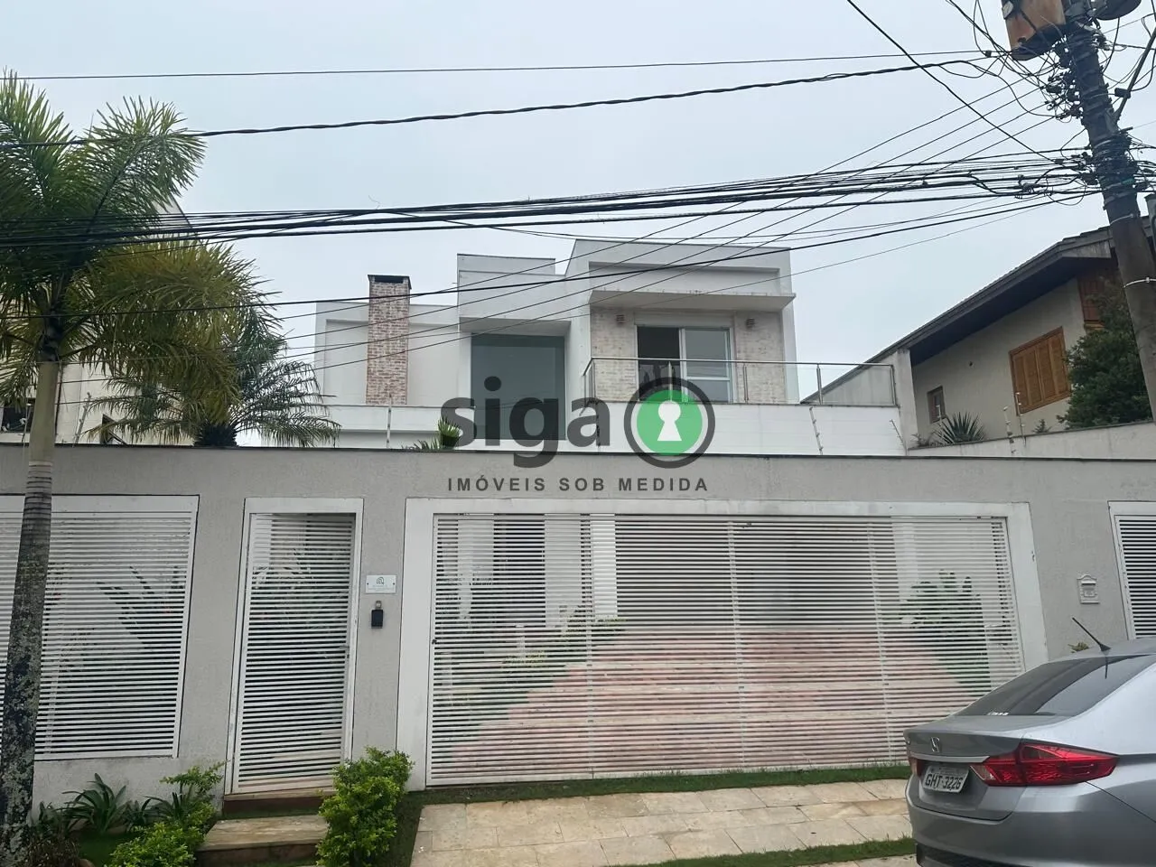 Foto do imóvel Oportunidade Casa Ampla com 3 Suítes, Churrasqueira e Área Gourmet