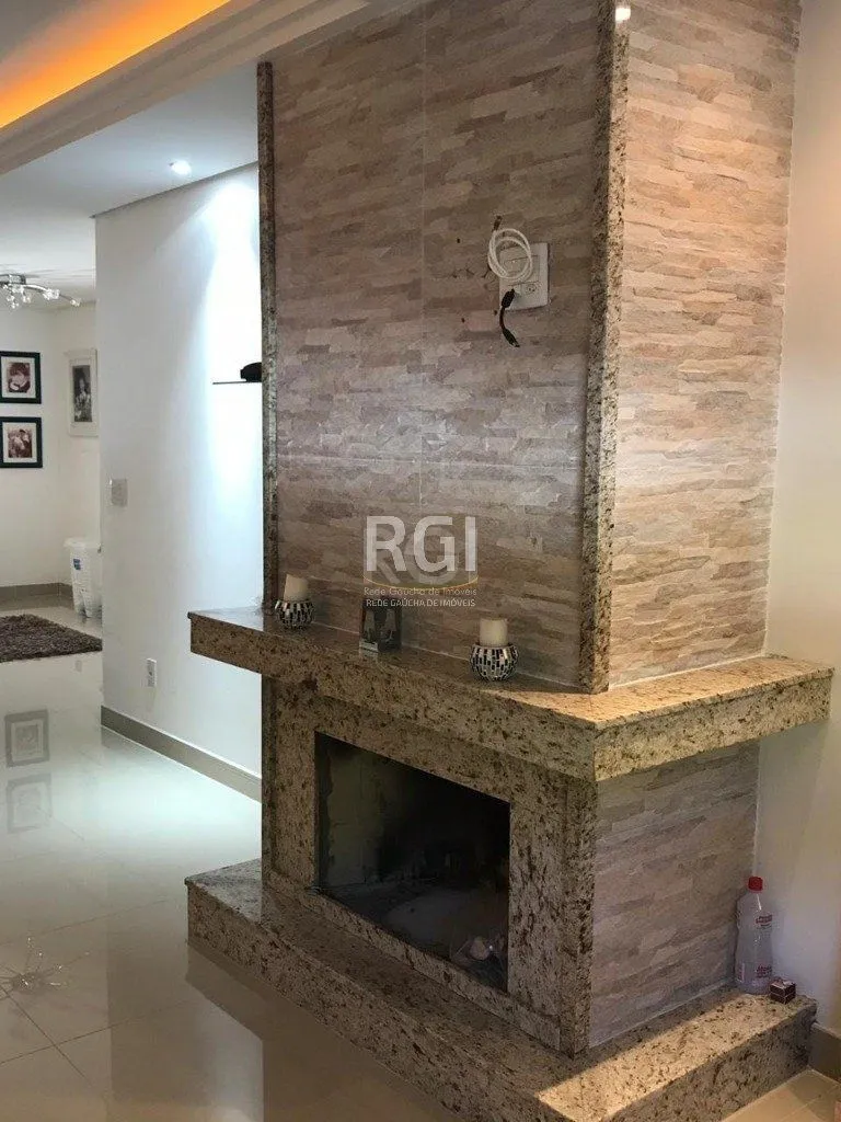 Imagem Casa para Venda - 319.25m², 6 dormitórios, sendo 4 suites, 3 vagas - Jardim Floresta